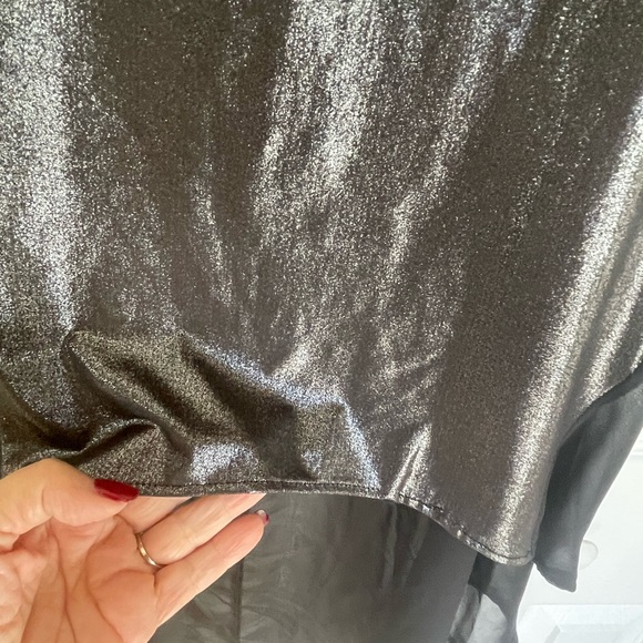 Lady’s top - Picture 3 of 4